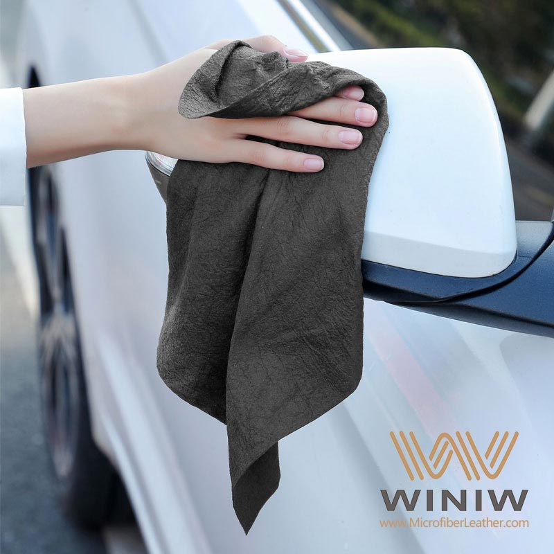 Quelle est la bonne façon d'utiliser une peau de chamois pour nettoyer votre voiture ?