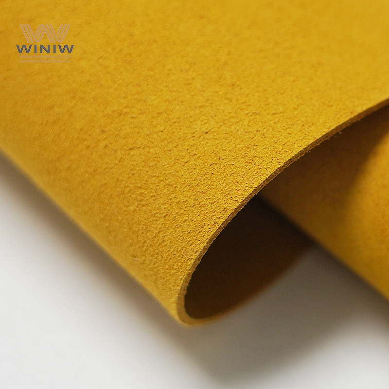 Microfibre suédée vs véritable suède : avantages et inconvénients expliqués
